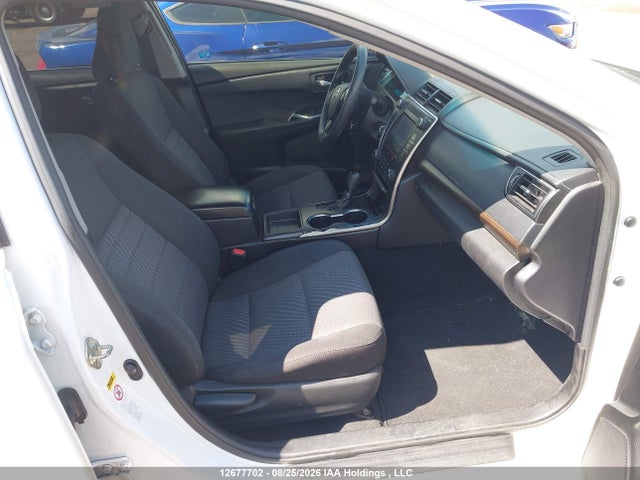 12677702 :رقم المزاد ، 4T1BF1FK1HU286138 vin ، 2017 Toyota Camry Le/xle/se/xse مزاد بيع