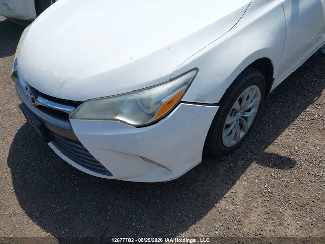 12677702 :رقم المزاد ، 4T1BF1FK1HU286138 vin ، 2017 Toyota Camry Le/xle/se/xse مزاد بيع