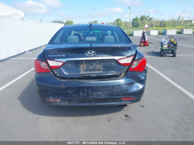 2011 Hyundai Sonata მანქანა იყიდება აუქციონზე, vin: 5NPEB4AC2BH050162, აუქციონის ნომერი: 12677727