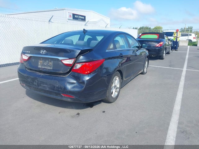 2011 Hyundai Sonata მანქანა იყიდება აუქციონზე, vin: 5NPEB4AC2BH050162, აუქციონის ნომერი: 12677727
