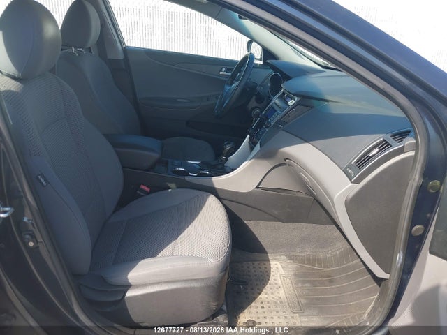 2011 Hyundai Sonata მანქანა იყიდება აუქციონზე, vin: 5NPEB4AC2BH050162, აუქციონის ნომერი: 12677727
