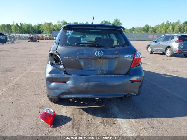 12677808 :رقم المزاد ، 2T1KU4EEXAC231911 vin ، 2010 Toyota Matrix Wagon مزاد بيع