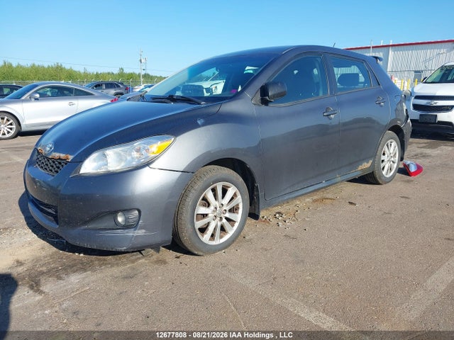 12677808 :رقم المزاد ، 2T1KU4EEXAC231911 vin ، 2010 Toyota Matrix Wagon مزاد بيع