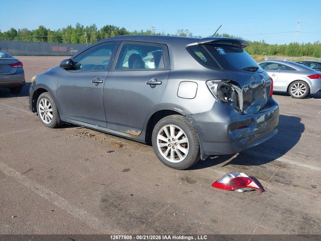 12677808 :رقم المزاد ، 2T1KU4EEXAC231911 vin ، 2010 Toyota Matrix Wagon مزاد بيع