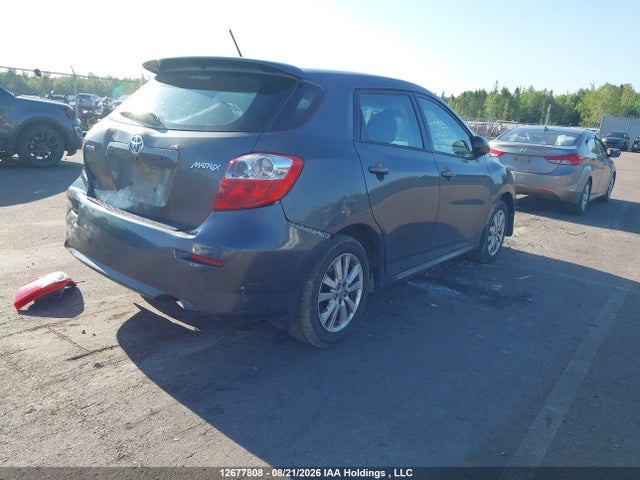 12677808 :رقم المزاد ، 2T1KU4EEXAC231911 vin ، 2010 Toyota Matrix Wagon مزاد بيع