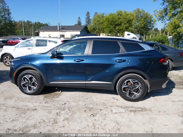 Продажа на аукционе авто 2023 Kia Sportage, vin: KNDPUCAF6P7110172, номер лота: 12677829