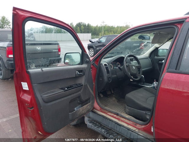 12677877 :رقم المزاد ، 4F2CY9C71BKM02667 vin ، 2011 Mazda Tribute Gx I4 مزاد بيع