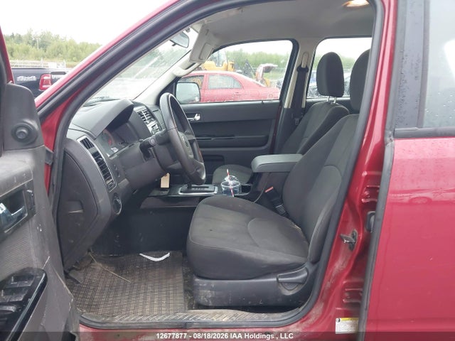 12677877 :رقم المزاد ، 4F2CY9C71BKM02667 vin ، 2011 Mazda Tribute Gx I4 مزاد بيع