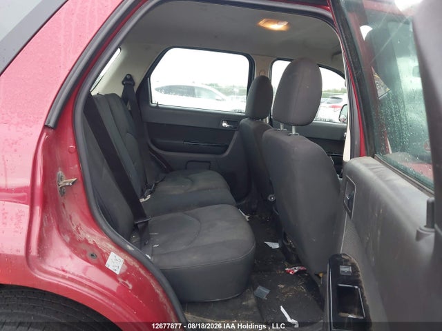 12677877 :رقم المزاد ، 4F2CY9C71BKM02667 vin ، 2011 Mazda Tribute Gx I4 مزاد بيع
