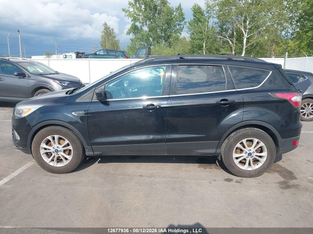 12677936 :رقم المزاد ، 1FMCU0GD5HUA34056 vin ، 2017 Ford Escape Se مزاد بيع