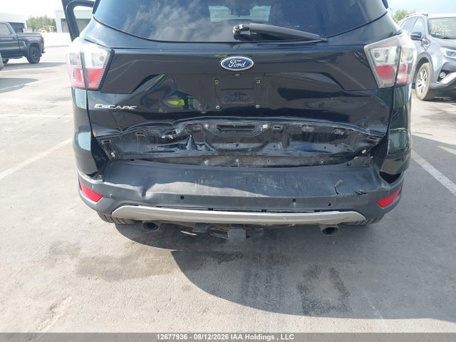 12677936 :رقم المزاد ، 1FMCU0GD5HUA34056 vin ، 2017 Ford Escape Se مزاد بيع