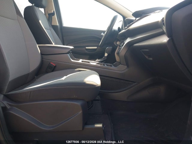 12677936 :رقم المزاد ، 1FMCU0GD5HUA34056 vin ، 2017 Ford Escape Se مزاد بيع