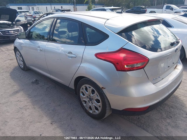 Ford FOCUS SE 2016 1FADP3K21GL214989 Image 3