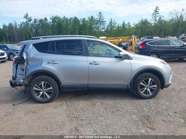 Toyota RAV4 LE 2018 2T3BFREV2JW732529 Image 12