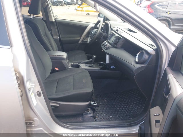 Toyota RAV4 LE 2018 2T3BFREV2JW732529 Image 5