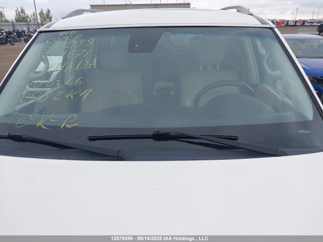 JN8AY2NE3H9704671 Nissan Armada Platinum/sl