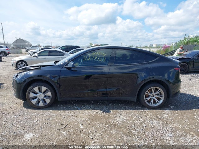 Tesla Model Y Long Range 2023 LRWYGDEE9PC027374 Image 13
