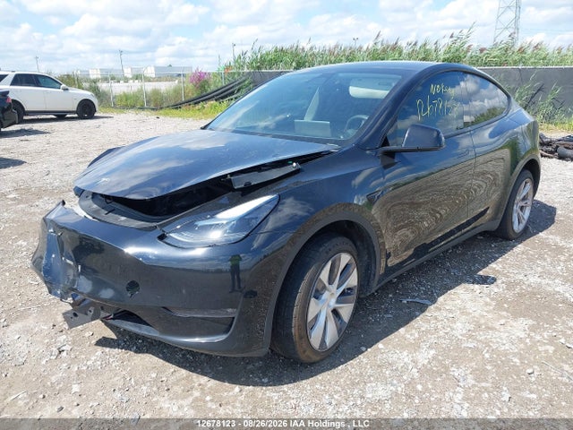 Tesla Model Y Long Range 2023 LRWYGDEE9PC027374 Image 2