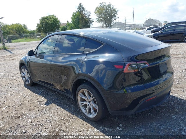 Tesla Model Y Long Range 2023 LRWYGDEE9PC027374 Image 3