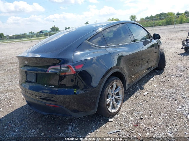 Tesla Model Y Long Range 2023 LRWYGDEE9PC027374 Image 4
