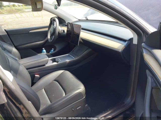 Tesla Model Y Long Range 2023 LRWYGDEE9PC027374 Image 5