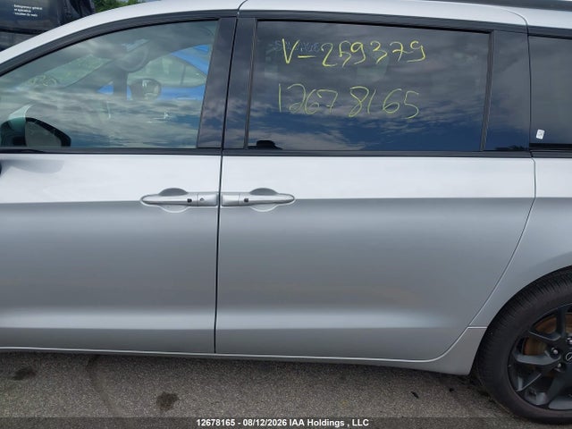 2C4RC1GG4TR259379 Chrysler Pacifica Limited