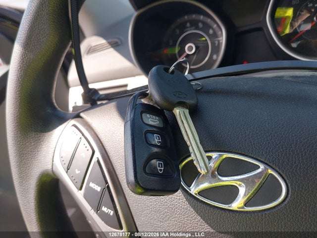 2013 Hyundai Elantra Gls/limited მანქანა იყიდება აუქციონზე, vin: 5NPDH4AE5DH412547, აუქციონის ნომერი: 12678177