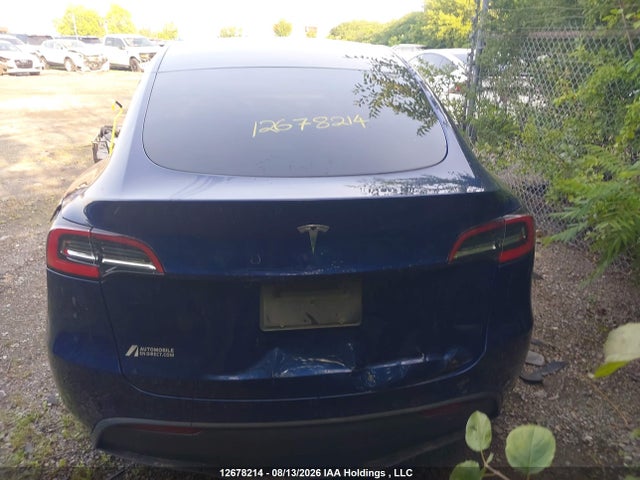 Tesla Model Y 2021 5YJYGDED1MF105994 Image 17