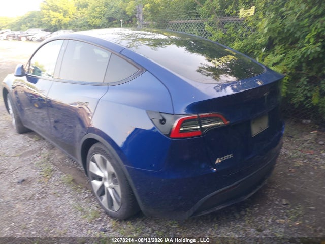 Tesla Model Y 2021 5YJYGDED1MF105994 Image 3