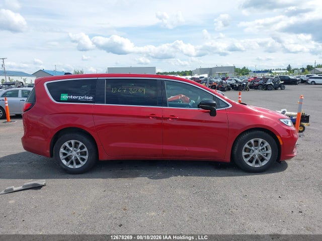 Chrysler Pacifica Limited 2026 2C4RC1GG7TR240406 Image 12