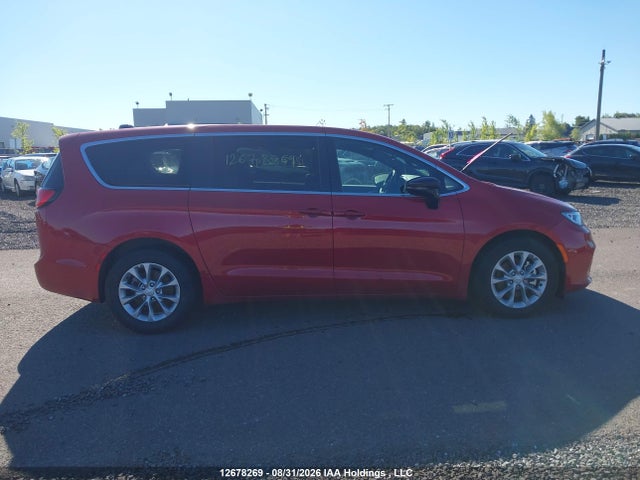 Chrysler Pacifica Limited 2026 2C4RC1GG7TR240406 Image 14