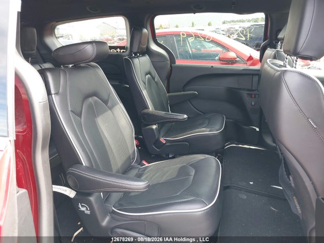 Chrysler Pacifica Limited 2026 2C4RC1GG7TR240406 Image 8