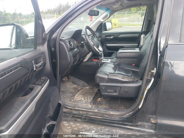 12678285 :رقم المزاد ، 5TFAY5F15GX548829 vin ، 2016 Toyota Tundra Platinum 5.7l V8 مزاد بيع