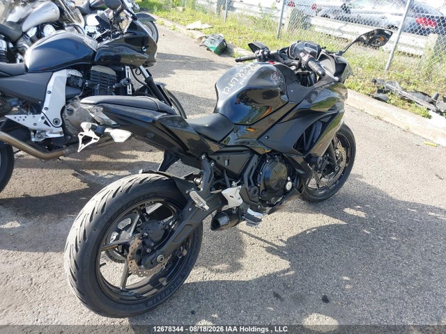 Kawasaki Ex650 F 2017 JKAEXEK10HDA00330 Image 4