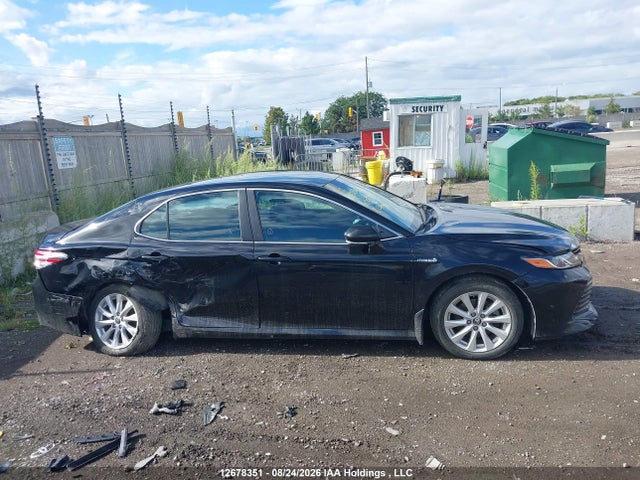 Продажа на аукционе авто 2018 Toyota Camry Hybrid Le, vin: 4T1B31HK6JU003356, номер лота: 12678351