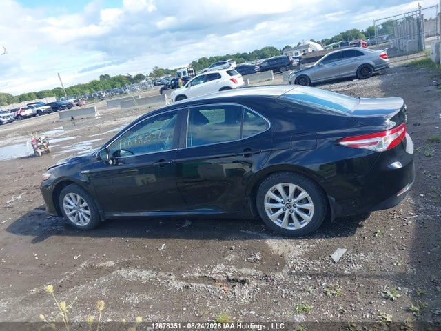 Продажа на аукционе авто 2018 Toyota Camry Hybrid Le, vin: 4T1B31HK6JU003356, номер лота: 12678351