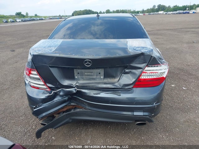 2009 Mercedes-benz C 300 მანქანა იყიდება აუქციონზე, vin: WDDGF81X09F348744, აუქციონის ნომერი: 12678369