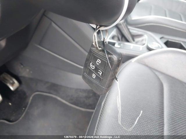 3VV4B7AX6RM037386 Volkswagen Tiguan Sel R-line Black