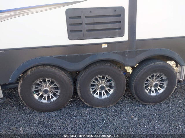 Keystone Fuzion 2019 4YDF42938KF810609 Image 10