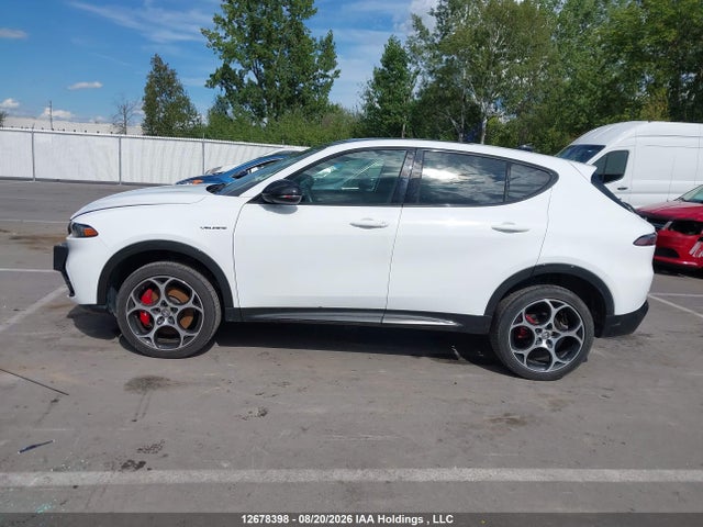 Alfa Romeo Tonale Veloce 2023 ZASNATDN2P3037350 Image 14
