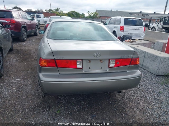 12678491 :رقم المزاد ، JT2BG22K4Y0520253 vin ، 2000 Toyota Camry Ce/le/xle مزاد بيع