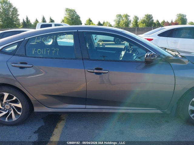 12669182 :رقم المزاد ، 2HGFC2F60JH011779 vin ، 2018 Honda Civic Se مزاد بيع