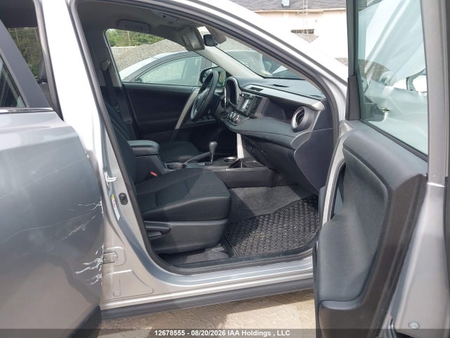 2T3BFREV1HW588868 Toyota RAV4 LE