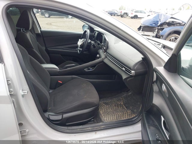 KMHLM4AG4NU360985 Hyundai Elantra Preferred Ivt With Sun And Tech Package