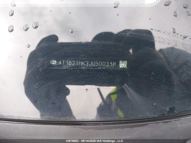 12678603 :رقم المزاد ، 4T1B21HK3JU500318 vin ، 2018 Toyota Camry Hybrid/le/xle/se مزاد بيع