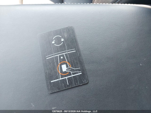 Tesla Model Y 2023 LRWYGDFD2PC227549 Image 11