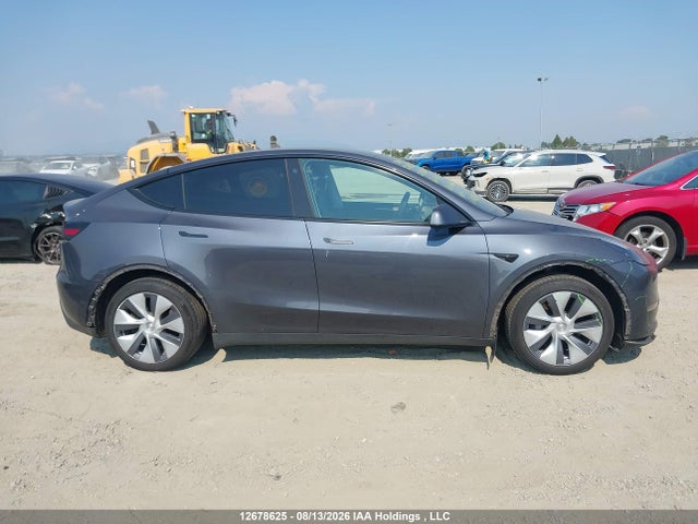 Tesla Model Y 2023 LRWYGDFD2PC227549 Image 13