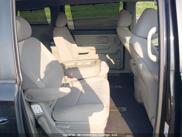 KIA SEDONA LX 2015 KNDMB5C1XF6063089 Image 8