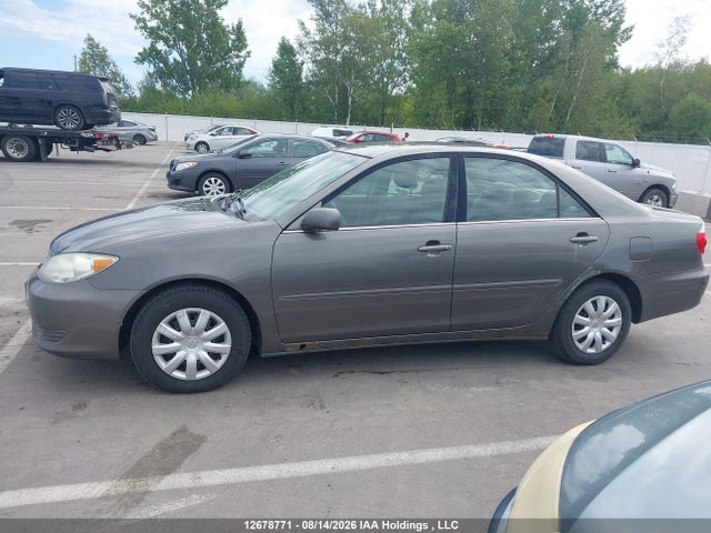 2005 Toyota Camry მანქანა იყიდება აუქციონზე, vin: 4T1BE32K45U972268, აუქციონის ნომერი: 12678771
