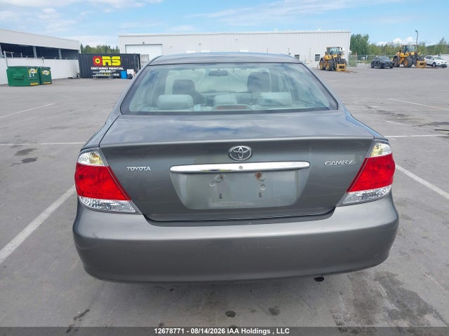 2005 Toyota Camry მანქანა იყიდება აუქციონზე, vin: 4T1BE32K45U972268, აუქციონის ნომერი: 12678771